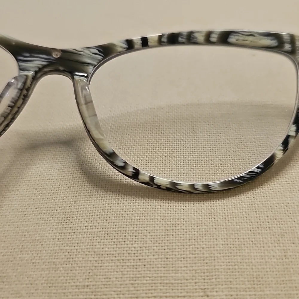 Stylish Black and Gold Women's Glasses‎ By Jisco.